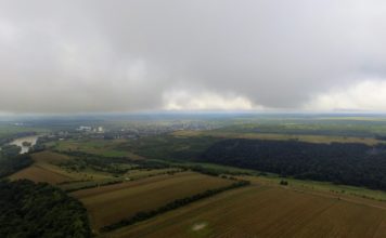 Aproape 2000 de hectare de culturi distruse de ploi și grindină