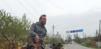 Un elvețian traversează Europa pe măgar