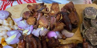 Au început pregătirile de Crăciun în gospodăriile din Dolj. La familia Simion din Cârcea a început pregătirea bucatelor de sărbători, conform tradiției populare