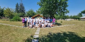 Organizația Narada prin platforma www.hartaedu.ro și CEZ România au dus la îndeplinire proiectul de amenajare a unei clase în aer liber pentru Școala Gimnazială Giubega