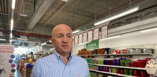 „Vom continua să investim și ne-am propus ca în acest an să ne poziționăm în top cinci cei mai mari producători naționali de ouă de consum. În ceea ce privește puii de o zi, suntem deja între primii cinci producători de pe piață, avem o rețea de 250 de magazine și peste 500 de angajați”, a declarat la Craiova, Horia Cardoș- fondatorul Agroland România