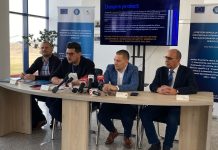 S-a semnat astăzi contractul de achiziție echipamente în cadrul proiectului „Creșterea gradului de siguranță a Aeroportul International Craiova prin achiziționarea de echipamente specifice”, în prezența președintelui Consiliului Județean Dolj, Cosmin Vasile