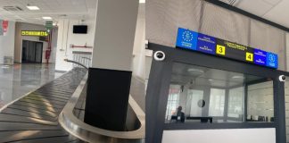 Astăzi la Aeroportul Internațional Craiova au fost inaugurate două corpuri de clădiri noi: terminalul de sosiri în partea de est a terminalui existent, iar terminalul plecări în partea de vest a terminalului existent