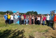 Studenții Universității „Constantin Brâncuși” din Tg. Jiu au vizitat ferma de râme – hibridul „Roșu de California” din comuna Telești, locul unde se produce un fertilizant necesar agriculturii ecologice