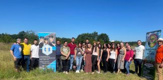 Studenții Universității „Constantin Brâncuși” din Tg. Jiu au vizitat ferma de râme – hibridul „Roșu de California” din comuna Telești, locul unde se produce un fertilizant necesar agriculturii ecologice