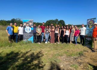 Studenții Universității „Constantin Brâncuși” din Tg. Jiu au vizitat ferma de râme – hibridul „Roșu de California” din comuna Telești, locul unde se produce un fertilizant necesar agriculturii ecologice