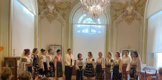 Asociația La blouse roumaine, în parteneriat cu Ansamblul Folcloric „Maria Tănase”, Muzeul Olteniei și Muzeul de Artă Craiova au celebrat 110 ani de la nașterea Mariei Tănase