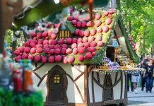 Cu holograme, iluminat feeric și căsuțe decorate spectaculos, Târgul de Paște Craiova se transformă, anul acesta, în tărâmul basmelor